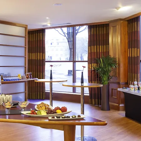 Hotel Novotel Centre 4*