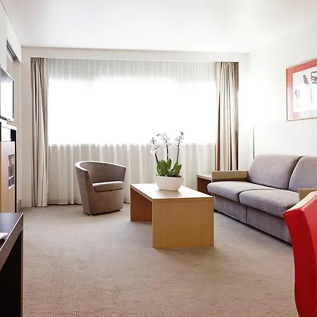 Novotel Centre Hotel 4*