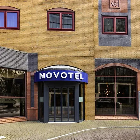 Novotel Centre فندق 4*