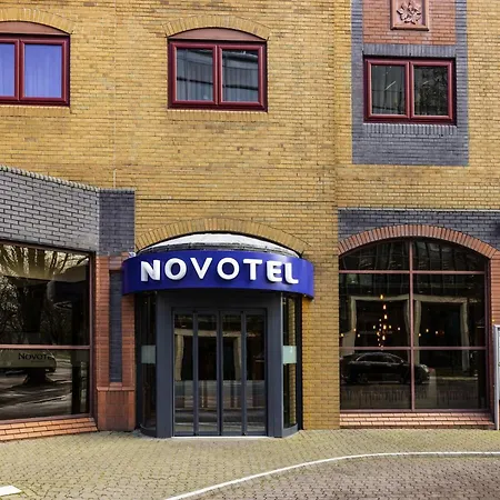 Novotel Centre Hotel 4*