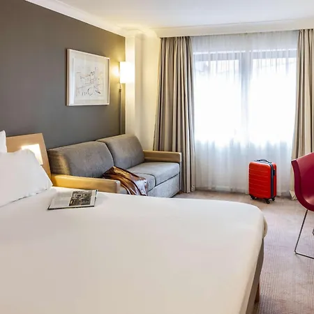 Novotel Centre Hotel 4*