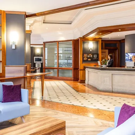 Novotel Centre Hotel 4*