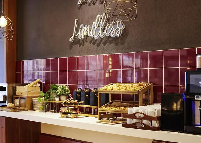 Отель Novotel Centre Бристоль