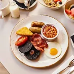 Novotel Centre Hotel 4*
