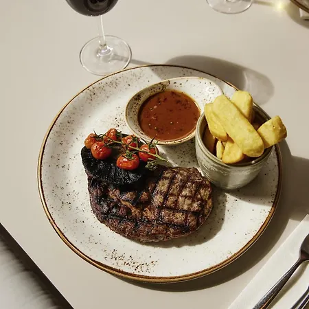 Отель Novotel Centre