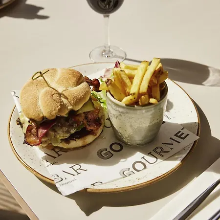 Отель Novotel Centre