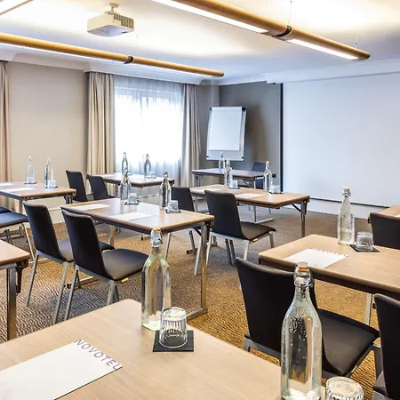 Novotel Centre מלון