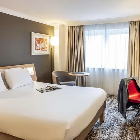 Отель Novotel Centre