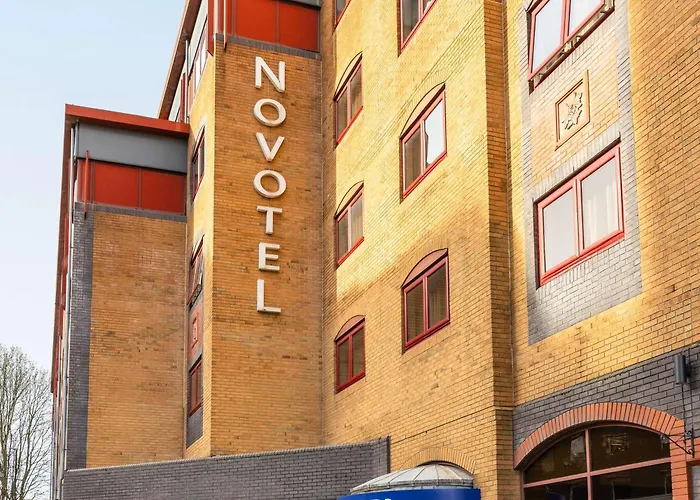 מלון Novotel Centre