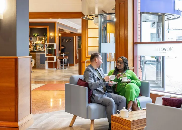 מלון Novotel Centre 4*