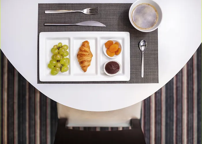 Novotel Centre מלון