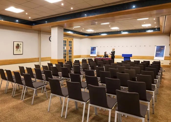 Novotel Centre מלון